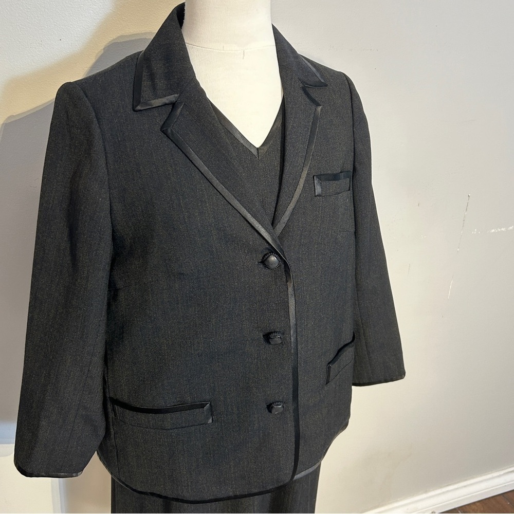 Vintage Bespoke Custom Tailored Dress and Jacket set in Wool and Silk lining